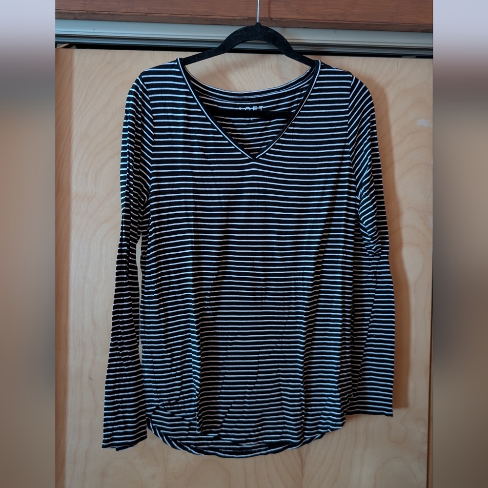 LOFT Black and White Striped Long Sleeve V-Neck Top
